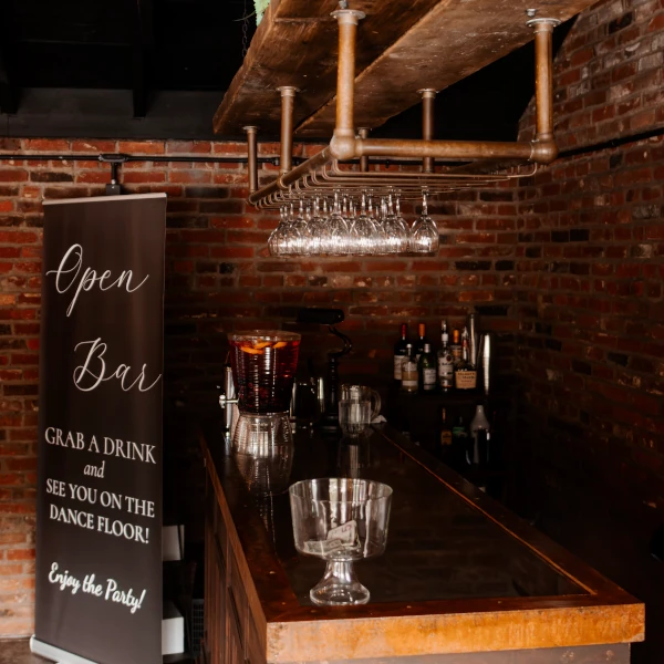 meeraki-manor-event-space-bar-sq