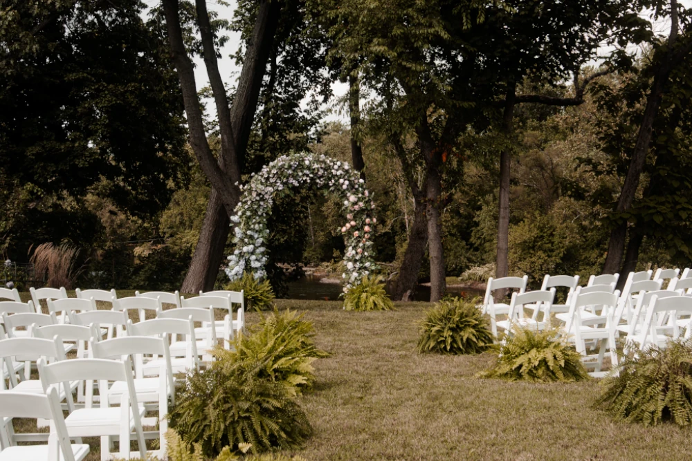 meeraki-manor-event-space-outdoor-wedding-arch-ls Meraki Manor outside event space all ready.